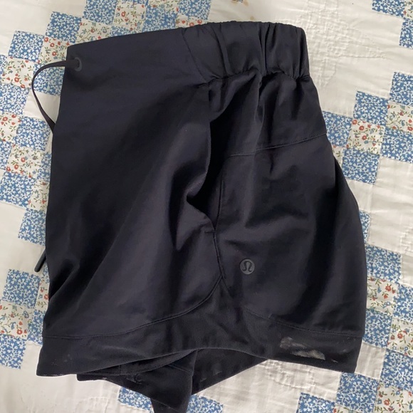 Lululemon Sunsetting Short - Picture 3 of 7